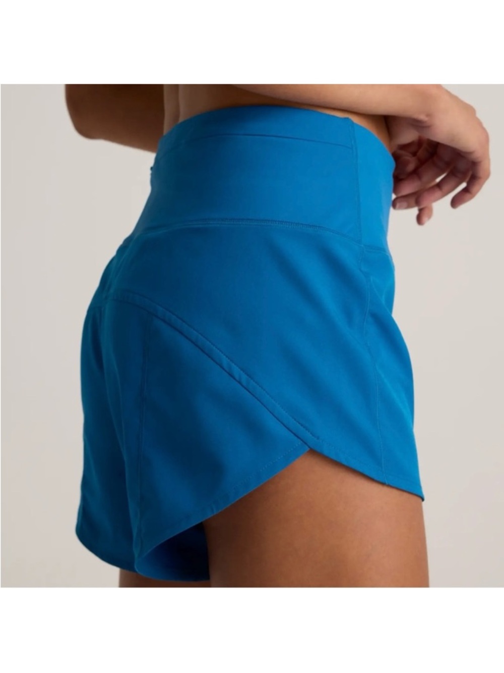 Quince weightless high rise running short size L 4” inseam